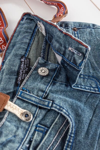 Denim Kumaş Askılı Erkek Bebek Kot Pantolon
