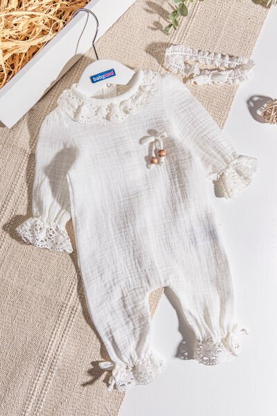 Güpürlü Bandanalı Müslin Kız Bebek Tulum KREM - 3 Ay