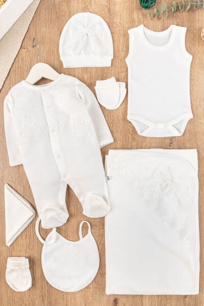 Güpür Dantelli 8'li Kız Bebek Hastane Çıkışı Bebek Takımı