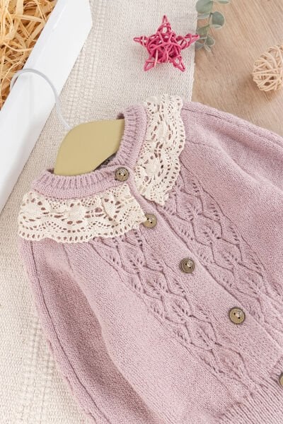 Dantel Yakalı Triko Kız Bebek Hırka Pantolon Takım Triko Bebek Seti Gülkurusu - 3 Ay