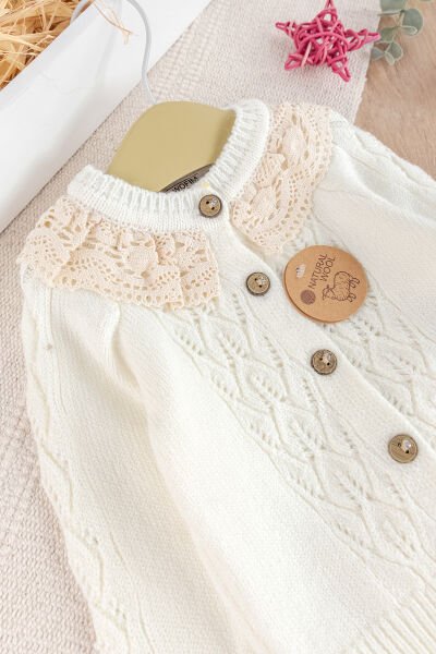 Dantel Yakalı Triko Kız Bebek Hırka Pantolon Takım Triko Bebek Seti KREM - 3 Ay