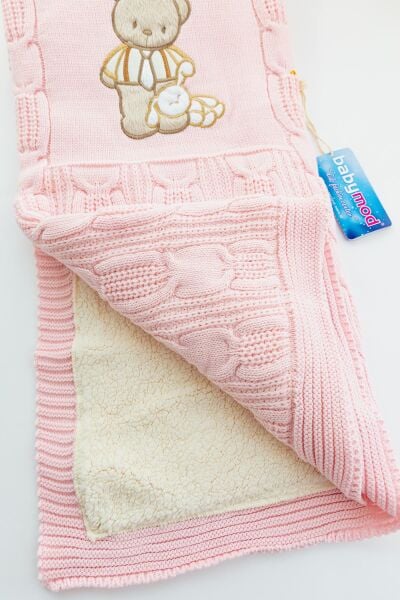 Ayıcık Figürlü Triko Bebek Battaniyesi