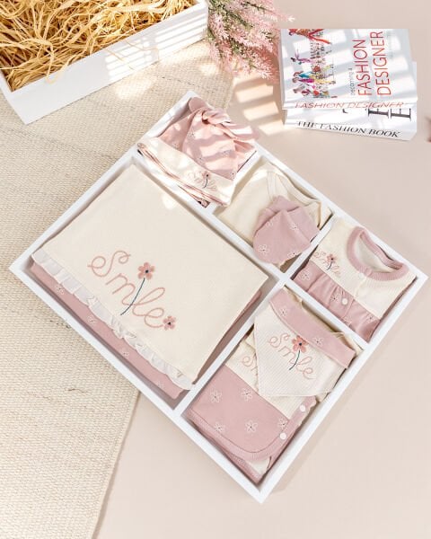 Çiçek Nakışlı Fırfırlı Pamuklu 10 Parça Kız Bebek Hastane Çıkışı Bebek Takımı