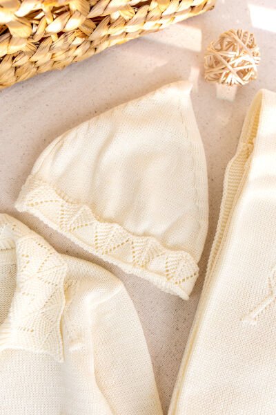 Triko Kız Bebek Hastane Çıkışı  Hediyelik Bebek Seti KREM -  0-3 AY