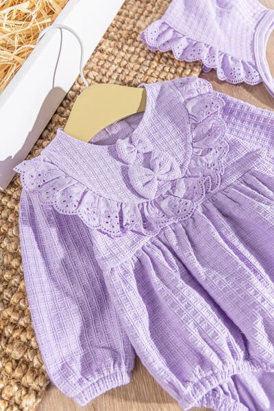 Güpürlü Şapkalı Kendinden Desenli Kız Bebek Tulum LİLA - 3-6 AY