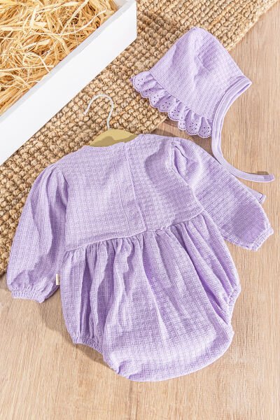 Güpürlü Şapkalı Kendinden Desenli Kız Bebek Tulum LİLA - 3-6 AY