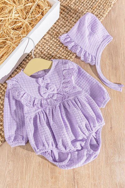 Güpürlü Şapkalı Kendinden Desenli Kız Bebek Tulum LİLA -  6-9 AY
