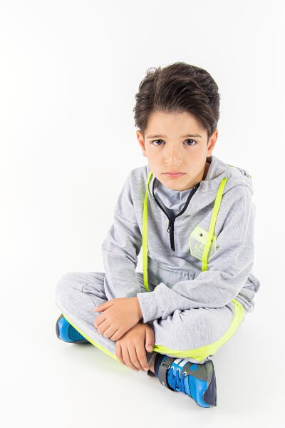 Neon Detaylı Kapüşonlu Erkek Çocuk Eşofman Takımı