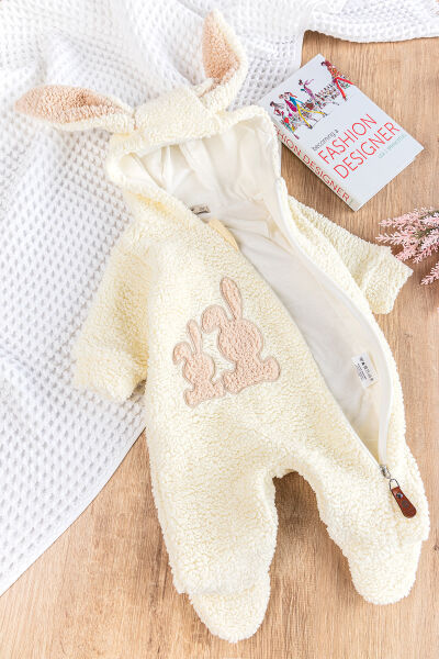 Tavşan İşlemeli Kapüşonlu Welsoft Peluş Kışlık Kız Bebek Tulum KREM - 3-6 AY
