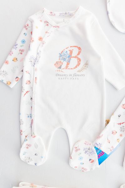 Organik Çiçek İşlemeli 10 Parça Kız Bebek Hastane Çıkışı Bebek Seti