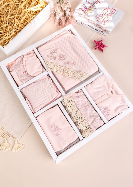 Çiçekli Zarif Dantelli 10 Parça 100% Pamuk Kız Bebek Hastane Çıkışı  Yeni Doğan Set