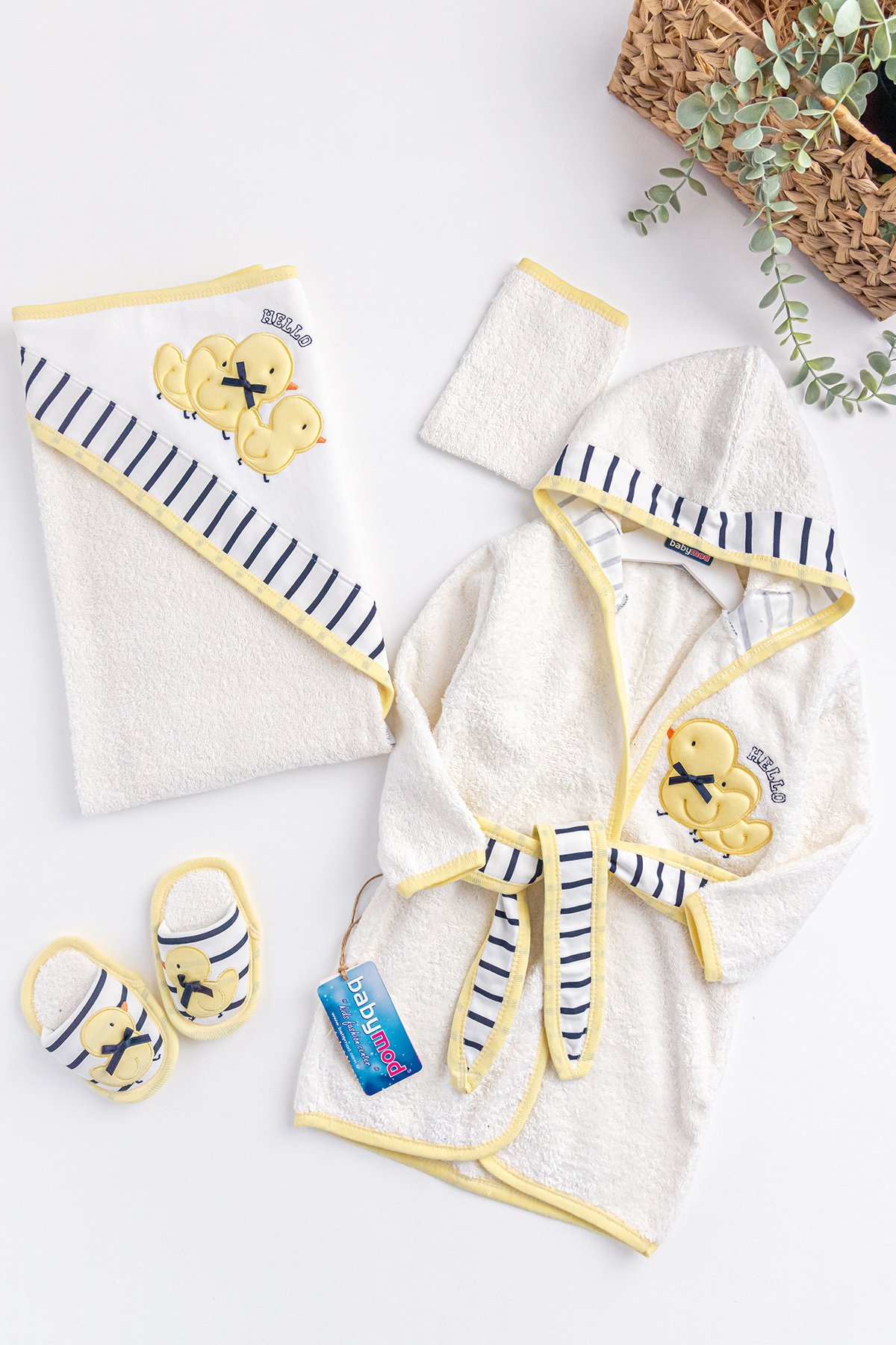 Ördek Temalı 4 Parça Bebek Havlu Bornoz Seti