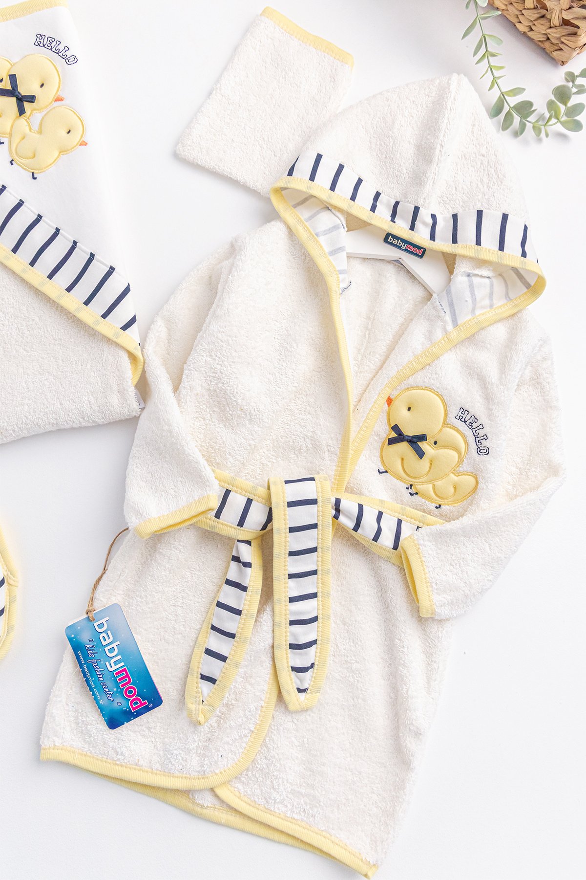 Ördek Temalı 4 Parça Bebek Havlu Bornoz Seti