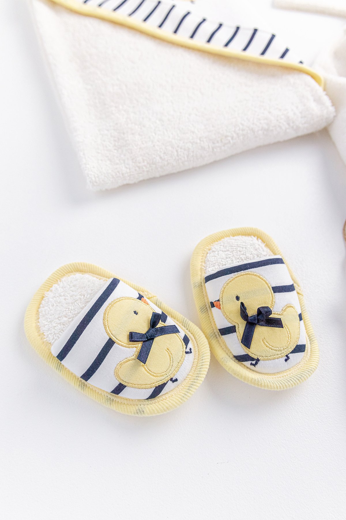 Ördek Temalı 4 Parça Bebek Havlu Bornoz Seti