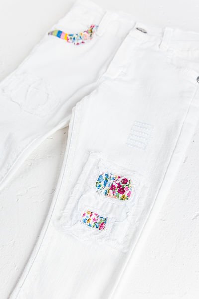 Çiçek Desenli Beyaz Kız Çocuk Denim Kot Pantolon