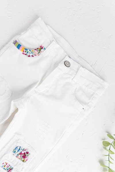 Çiçek Desenli Beyaz Kız Çocuk Denim Kot Pantolon