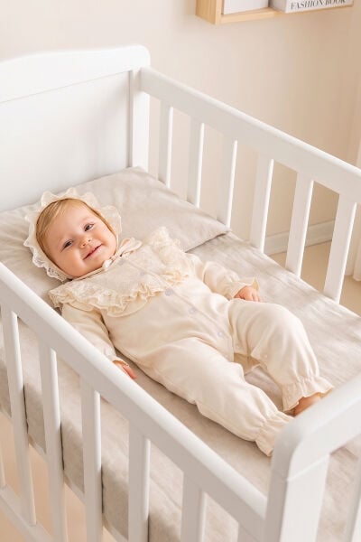 Güpürlü Şapkalı Bebe Yakalı 100% Pamuk Kız Bebek Tulum