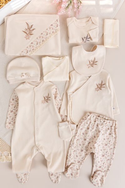 Çiçek Desenli 10'lu Kız Bebek Hastane Çıkışı Bebek Takımı