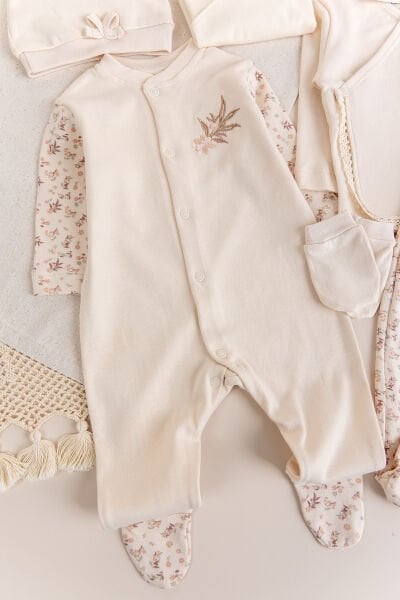 Çiçek Desenli 10'lu Kız Bebek Hastane Çıkışı Bebek Takımı