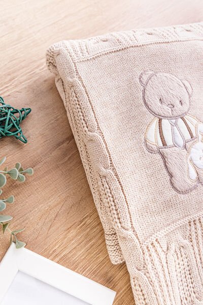 Ayıcık Figürlü Triko Bebek Battaniyesi BEJ