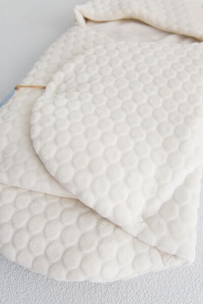 Kabartmalı Velboa Bebek Kundak