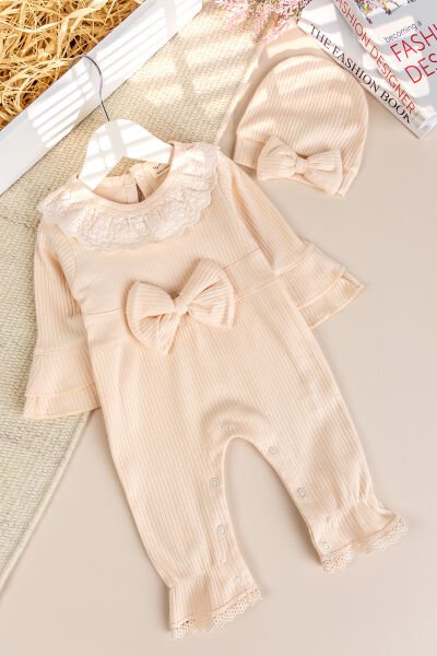 Fistolu ve Şapkalı Şık 100%Pamuk Kız Bebek Tulum Takımı