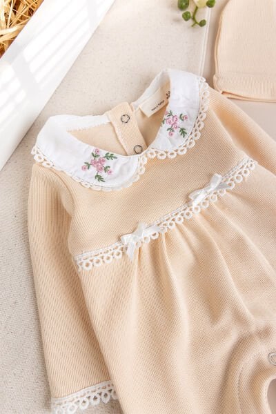 Bebe Yaka Şapkalı Kız Bebek Tulum