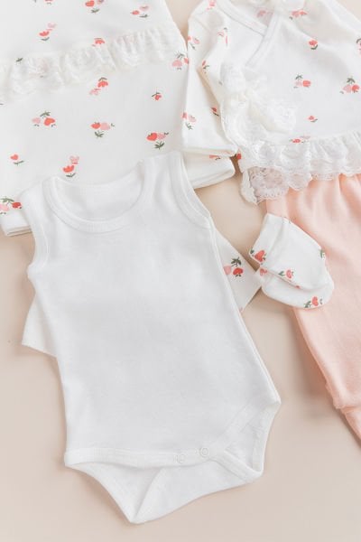 Naturel Çiçek Desenli 8 li Kız Bebek Hastane Çıkşı Bebek Takımı