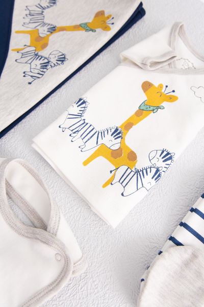 Zürafa Figürlü 10'lu Tulumlu Erkek Bebek Hastane Çıkışı Zıbın Seti