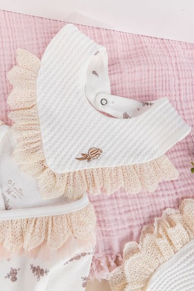 Çiçek Desenli Fistolu 5 li Kız Bebek  Hastane Çıkışı Bebek Takımı