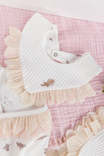 Çiçek Desenli Fistolu 5 li Kız Bebek  Hastane Çıkışı Bebek Takımı