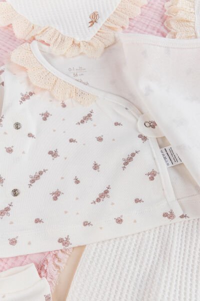 Çiçek Desenli Fistolu 5 li Kız Bebek  Hastane Çıkışı Bebek Takımı